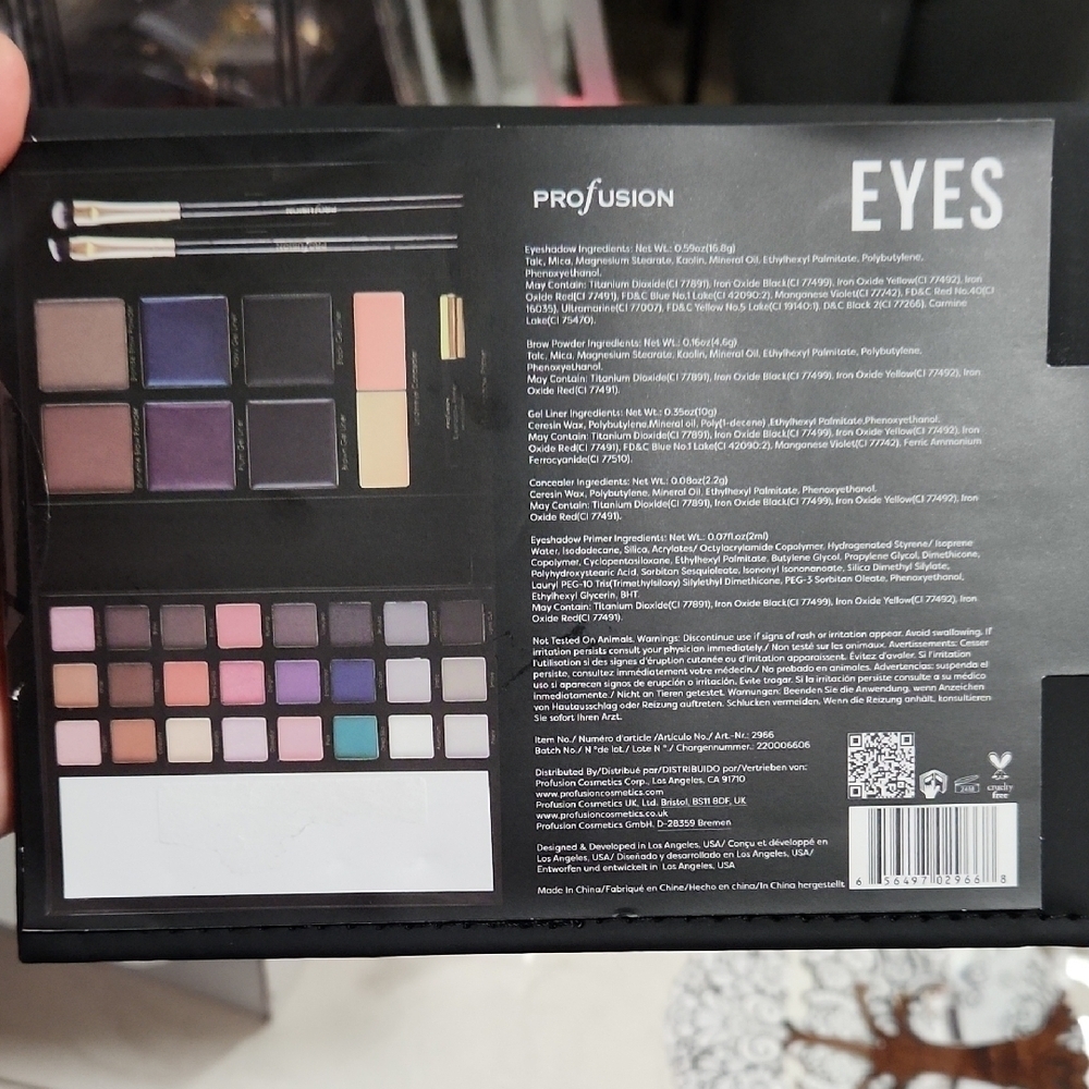 Profusion Cosmetics Eyeshadow Palette - Purple and Black
